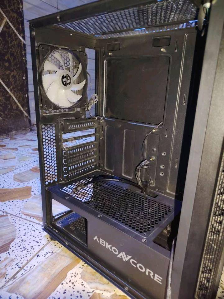 سلام عليكم كيس للبيع مع اربع مراوح CASE rgb 4fan T250 ABKOAVCORE سعر. 70الف بيه مجال مكان بغداد للاستفسار ***********