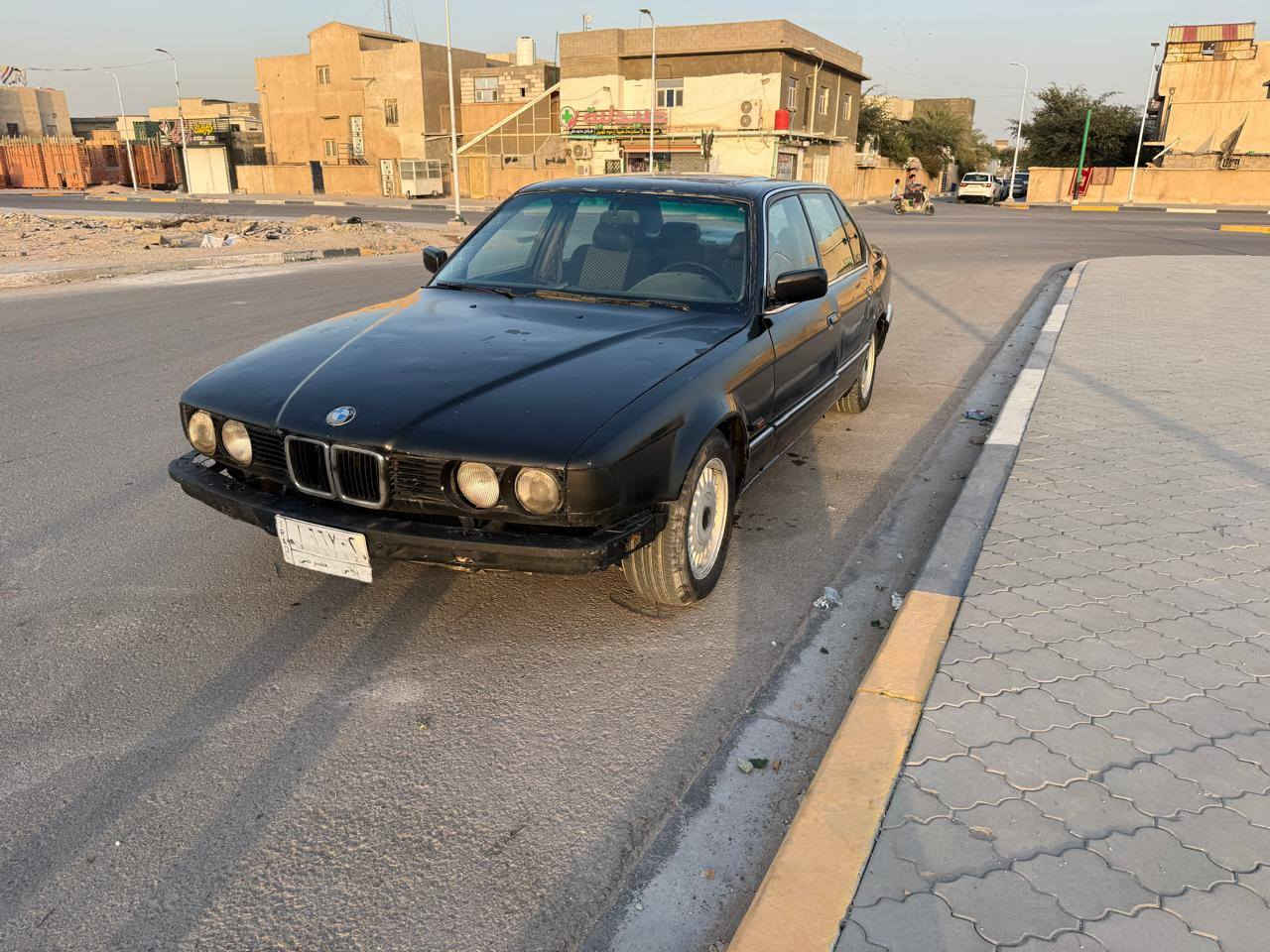 السلام عليكم بي ام 735 موديل  1990  السياره حلوه ونضيف كير مكينه  بلاد بلاد خير من الله السعر ٢٨ ورقة أكثر استفسار *********** الزبير, البصرة
