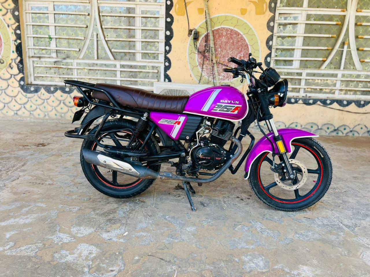 سلام عليكم دراجة دايون للبيع موديل 23 مكفول كفالة عامة أوراق كاملة كهربائيات كله شغاله الدراجه خير من الله بشرط انضف من الصوره السعر مليون 250 وبهة مجال الرقم ***********
