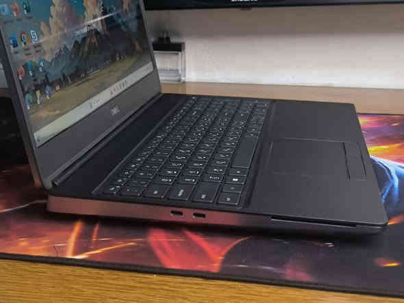 💻 Dell Precision 7560 🔥

✨ أداء قوي يناسب المصممين 📊والمهندسين👷 واللاعبين🎮. 

جهاز جاهز للعمل فوراً 🖥️– أداء، فخامة، وسعر💰 ما يتفوت. 

🧡🤍 المواصفات 🤍🧡

🔸 المعالج: Intel Core i7 الجيل 11 (H)
🔸 الرام: 16GB DDR4
🔸 التخزين: 512GB SSD M.2 سريع جداً
🔸 كرت شاشة مزدوج:
  • Intel UHD Graphics – 8GB
  • Nvidia T1200 – 4GB احترافي للأعمال الثقيلة
🔸 الشاشة: 15.6" FHD بجودة واضحة
🔸 كيبورد: عربي–إنكليزي بإضاءة ليزرية
🔸 النظام: Windows 11 Pro أصلي

✨✨✨✨✨✨✨✨✨✨✨✨✨✨✨✨✨✨

💰 السعر: 720 ألف دينار فقط. 

🚗 يتوفر خدمة توصيل لجميع المحافظات. 

🩵 بغداد 5 الف دينار فقط. 
🩵 محافظات 6 الف دينار فقط. 

✨✨✨✨✨✨✨✨✨✨✨✨✨✨✨✨✨✨

🎊🎁 الهدايا الي توصل وياالجهاز 🎁🎊
1_شاحنة الابتوب 
2_حقيبة الابتوب 
3_ماوس ضوئي
4_ماوس باد

✨✨✨✨✨✨✨✨✨✨✨✨✨✨✨✨✨✨

📑ضمان لمدة عشره أيام من تاريخ الإستلام.

☎️للحجز والاستفسار التواصل على الواتساب او المازنجر***********

✨✨✨✨✨✨✨✨✨✨✨✨✨✨✨✨✨✨

🖥️مكتب النبأ لتجارة لابتوبات المستعملة وقطع الغيار.

⏰أوقات العمل من 4 عصرا الى 12 مساء.
