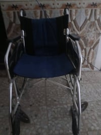 كرسي احتياجات خاصة • اثنين