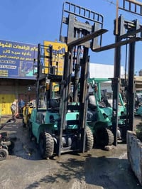 اللبيع رافعه 3 طن  3 اسلايتات 2 حركات رافعه جاهزه العمل  كل نقص مابيه ...