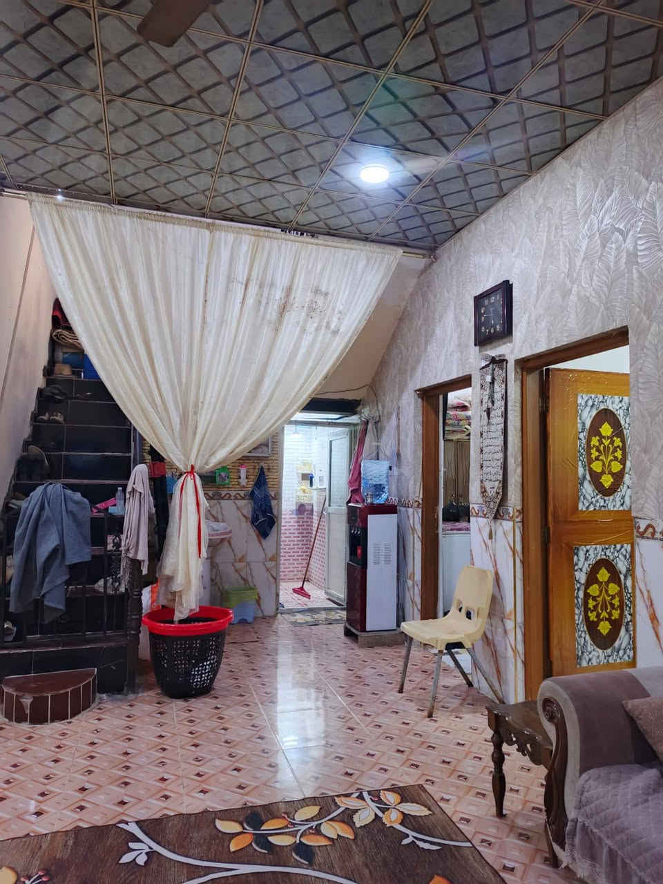 ألسلام عليكم ورحمه الله وبركاته 

دار سكن للبيع ✨
بناء طابوك درجه أولى 
على شارع 10 متر تبليط

جميع الخدمات متوفره 
ماء تبليط كهرباء مدارس

مساحه البيت 200م
واجه 10 نزال 20
محتويات البيت ⬇️

كراج
دوانيه
صاله
غرف نوم 2
مطبخ
صحيات خارجي داخلي + مناور

نوع العقار طابو ملك صرف زراعي عراقي سند 25

العنوان أبي الخصيب طريق لوصطي قرب مدارس طيور الخصيب لاهليه

السعر 90 وبي مجال
للاستفسار ***********
