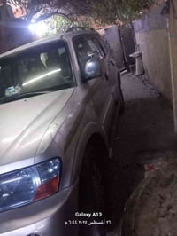 سيارة باجيرو البيع مكينه 300 مديل 2006 مكان بغداد جديدة رقم التليفون 0...