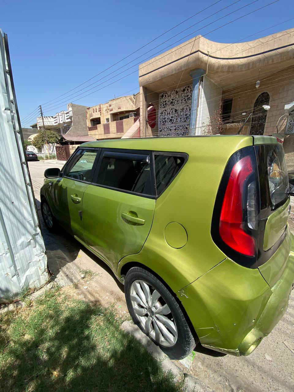 السلام عليكم كيا صول للبيع موديل 2014 سونار موجود بالصور رقم كربلاء جديد 
للاستفسار واتساب ***********
