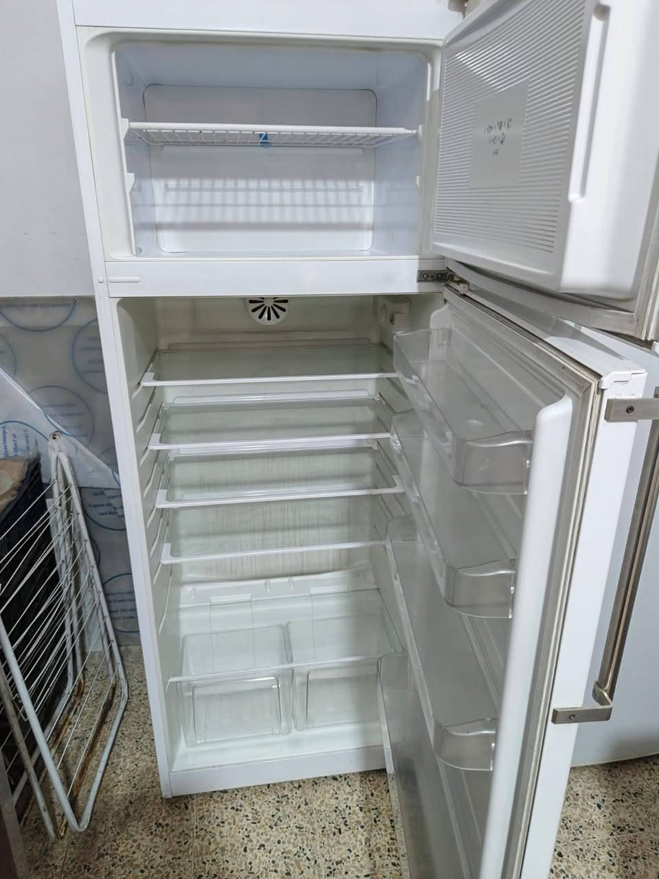 ثلاجه وضع شركه بدون تصليح ولاتبديل موصل حي السكر ***********
