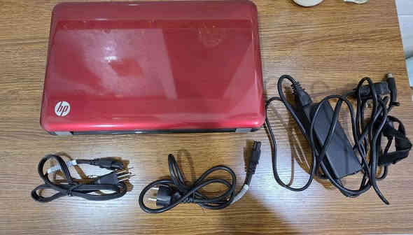 -جهاز لابتوب Hp للبيع .
-المواصفات:
*Hp pavilion g6 NoteBook PC.
Cpu: intel core i3 2.53Ghz M380 .
O.s: windows 10 pro (مفعل لكن غير اصلي).
*RAM: 4GB .
GPU: AMD Radeon 7400M.
-الجهاز نظيف 100% .
-الملحقات كاملة كيبلات+ شاحنة+ كتيبات تعليمية+كارتونة.

التواجد: النجف الاشرف.
النقال: ***********  واتساب .
السعر: 200 الف دينار . النجف
