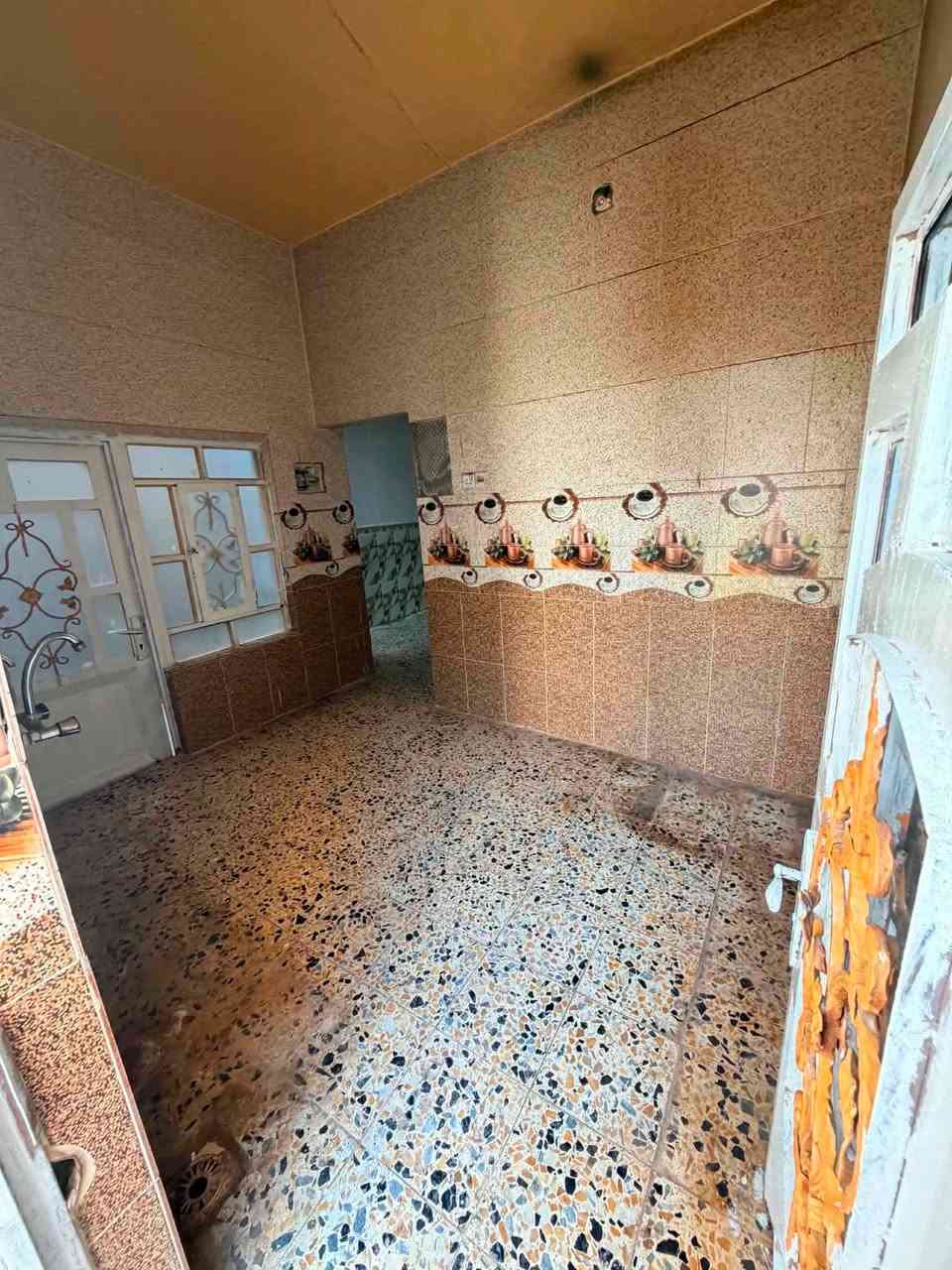 بيت للرهن 
100 متر 
شارع المطار القديم قرب مدارس القصواء
غرفه وصاله واستقبال ومطبخ 
مدة الرهن سنه 
سعر 10 مليون 
***********
