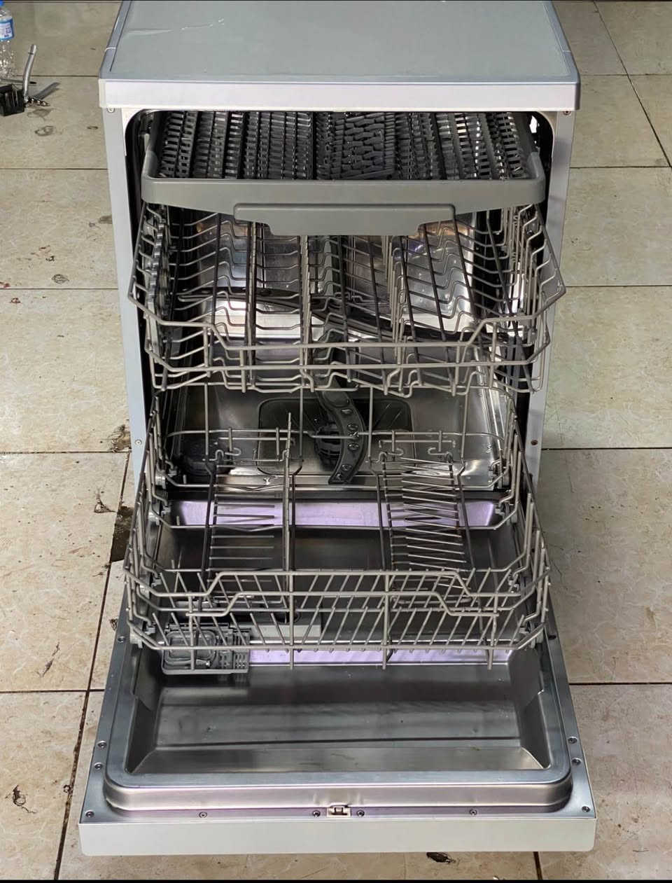 غەسالەی قاپشۆر ۱٤ نەفەری ۳ ڕەفە زۆر پاک و مەزبوت بەشەرت ئەیفرۆشم سعری ۲٠٠ هەزار ژمارەی مۆبایل*********** السليمانية, العراق
