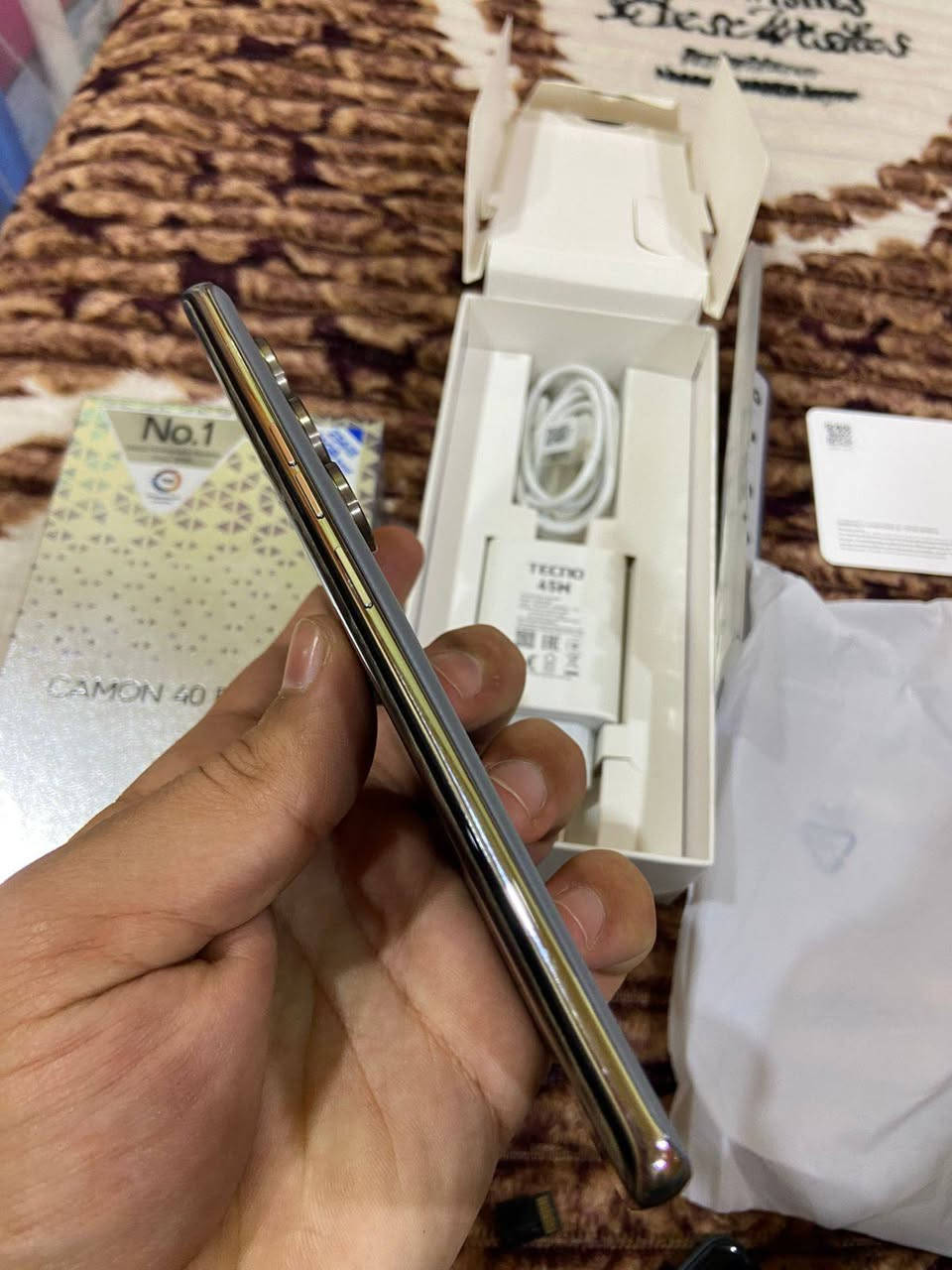 تكنو كامون 40 برو 5G
ذاكره 256
مكفول عطل وتصليح 
كامل ملحقات 
للبيع وللمراوس 
 #العنوان: شط العرب 
واتس او اتصال 
***********
