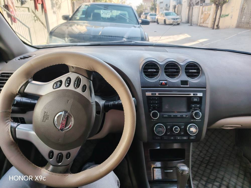 التيما 2010 خليجي للبيع سعر 105 بدون ضرر شرط من دعاميه للدعاميه مكاني كلار اهلا وسهلا هذا رقمي *********** سياره رقم سليمانيه انكليزي الجديد سنويه وهزه كله جديد تخم تاير جديد صدر كله جديد دينار مذب علي نضيف مامخلي بي نقص السليمانية, العراق
