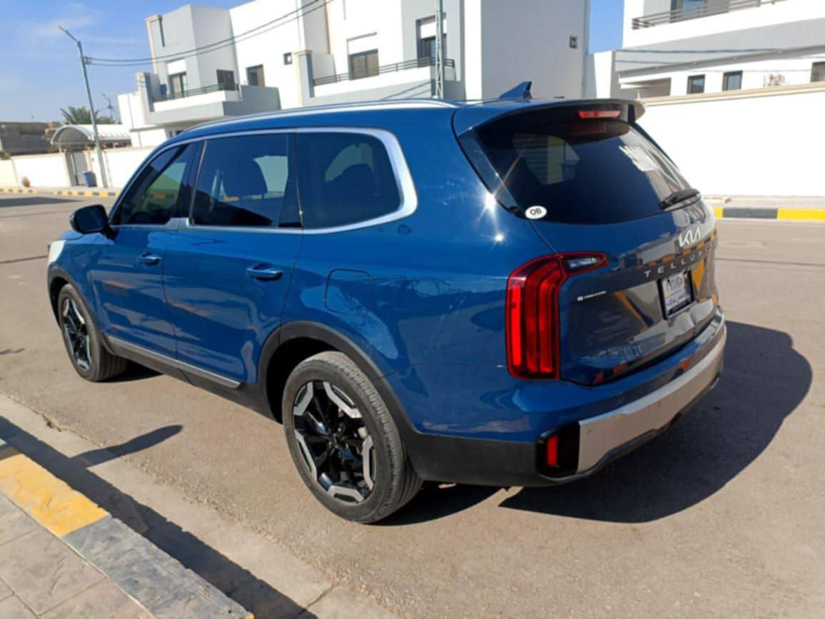 السلام عليكم 
كيا تولورايد اللون مميز 
موديل2023 
ماشية/30 الف ميل
دواخل منفصل 
فتحه سلايت
رجاج استيرن توقف ذاتي 
شحن ويليس
تحكم ستيرن 
حساسات
كامره دواره
كشن هيتر 
نقطه عمياء
فتحة سقف
رادارات جانبيه 
رادارأمامي وخلفي وجوانب
اشاير بالمري 
بصمه ابواب
بصمه تشغيل عن بعد 
هند بريك بصمه
حجم المحرك 3800
♦الحادث كما موضح بالصور فقط شبر بالجاملغ الامامي تم تصليحه على وضعه بدون فتح الجاملغ بدون صبغ كما موضح في الصور.
♦السياره من امريكا اجت كلير باب الصدر والجاملغ الامامي مبدل في امريكا علمآ ان السياره بدون ايربال.
♦السياره بدون رقم. تسجل في جميع المحافظات عدا الاقليم. 
♦السعررر239
للاستفسار آتصل آو واتساب
***********
