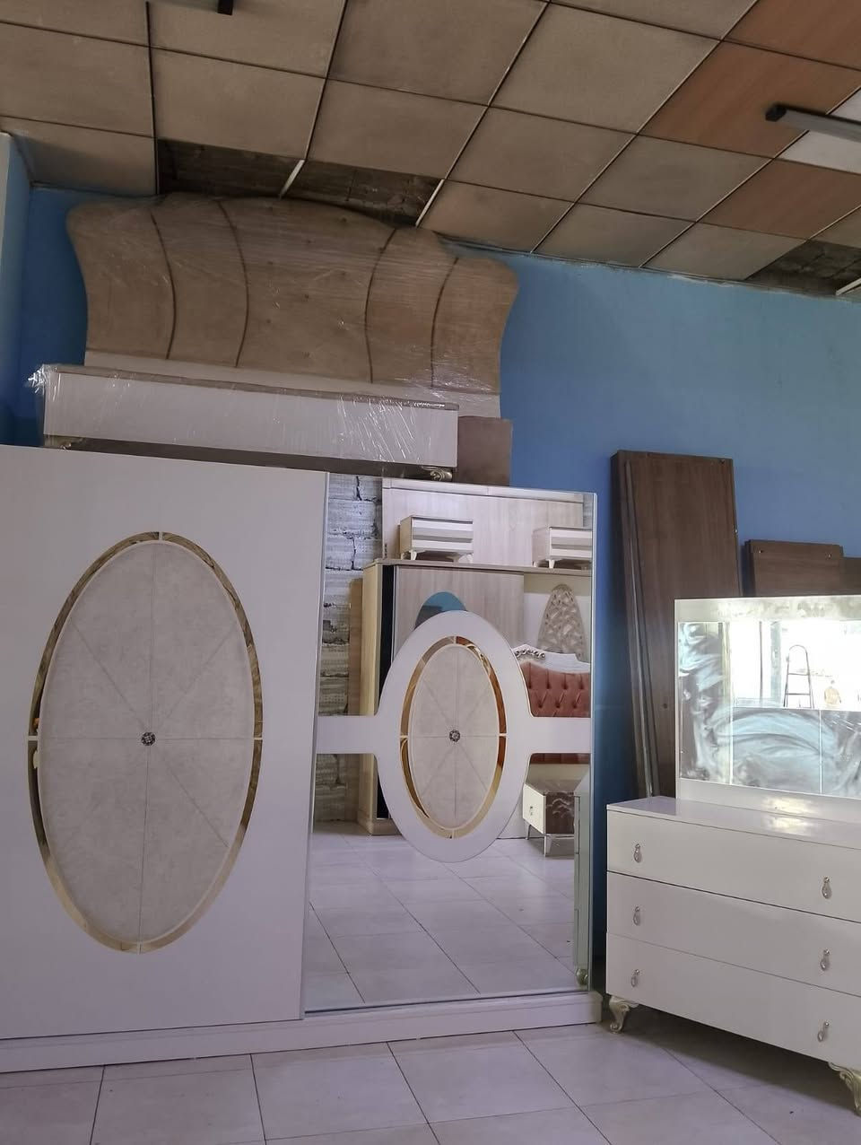 غرف نوم 5 قطع نضافه 100%100 بسعر مناسب  مع شد ونقل # مجاني داخل اربيل فقط
توصيل الموصل وكركوك 75 
موبيليات محمد زنكنة 🛋
*********** وتساب 
*********** وتساب
