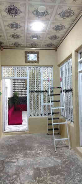 اللهم صل على محمد وال بيت للبيع اللهم صل على محمد وال محمد  بيت للبيع مساحه (110) البيت طابقين يتكون من ثلاث اغرف. واستقبال. وصالتين وحمامات داخلي وخارجي البناء درجه أولى ال طابقين  طابوك الصب كونكريت مسلح كهرباء بوري ارتفاع عن الشارع متر وتلاثين نوع العقار طابو زراعي سند 25 تحويل باسم المشتري شرط الاستفسار على الرقم ***********
