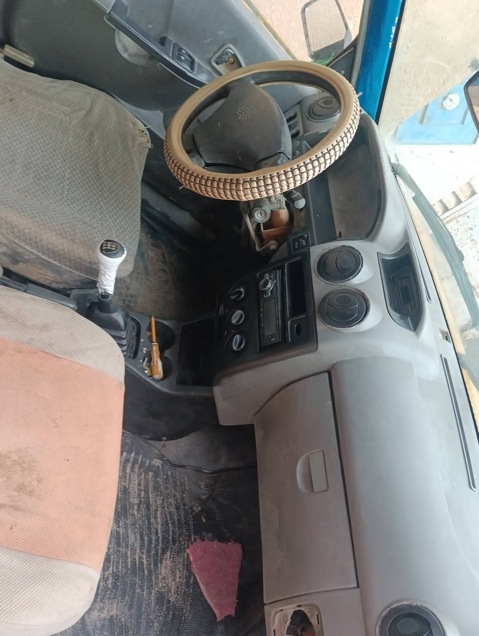 سلام عليكم سابيه البيع موديل 2011رقم بغداد سنويه ال27مصفره هيه وغرامات شرط تحويل  مكينه وكير خير من الله راعيه يم جيراني مكان سياره كربلاء سعره 15وبيه مجال ***********
