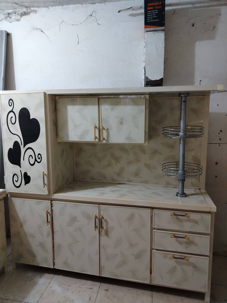 للبيع كونتر ارضى ابو بوفيه مترين شغل ابو سله  سنك ١٣٠سم كرانيت سعر ٣٠٠ بي مجال *********** اسيا *********** مكان موصل
