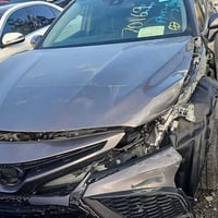 كامري موديل 24  السعر148 مصلح بدون كمرك  ترهم شهداء او حره  0774453728...