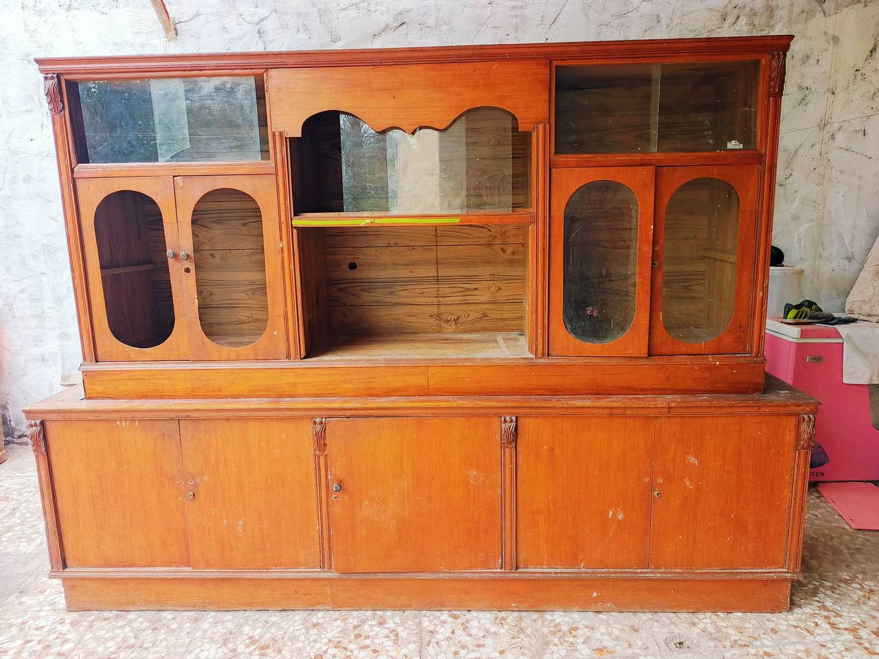 السلام عليكم معرض قطعتين للبيع
رقم ***********
