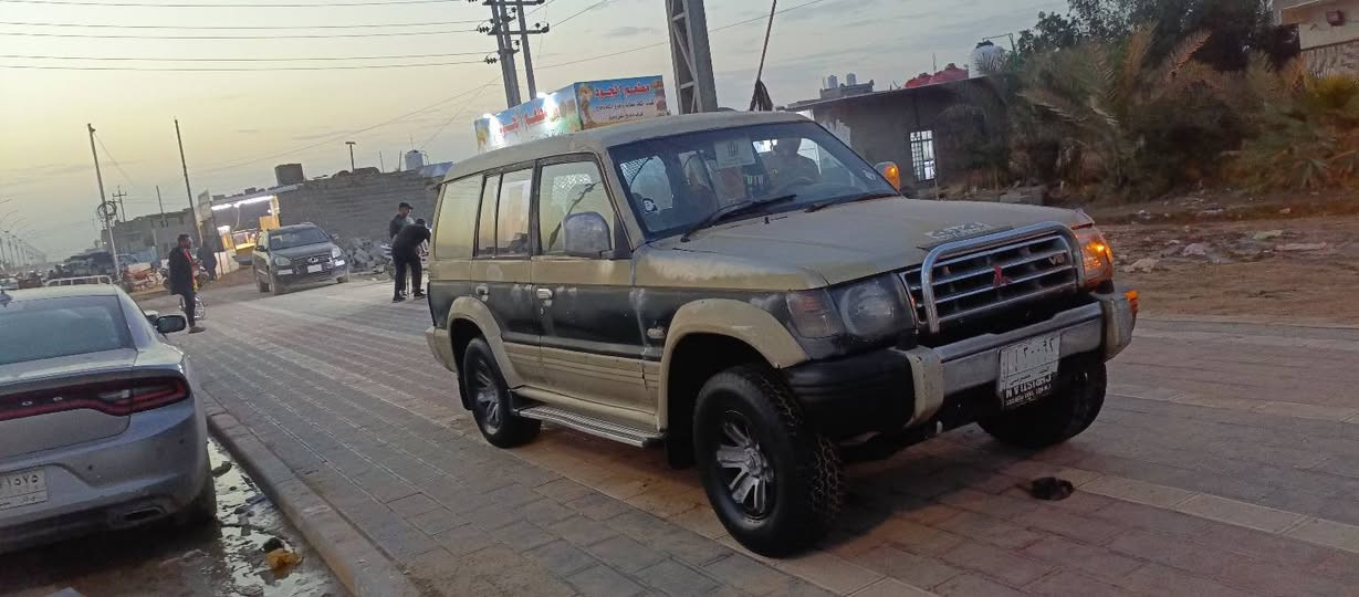 باجيرو موديل 2000 مكينه وقير اثنين ونص في بي تي رقم نجف بيع سريع مناسبه رقم ***********

