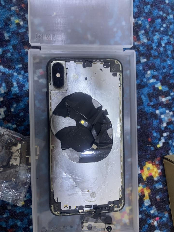 سلام عليكم شاشات تلفونات جدد وبورد اكس ماكس وشاصي كامل بيع شلعه ١٠٠ الف  عنوان زعفرانيه ***********
