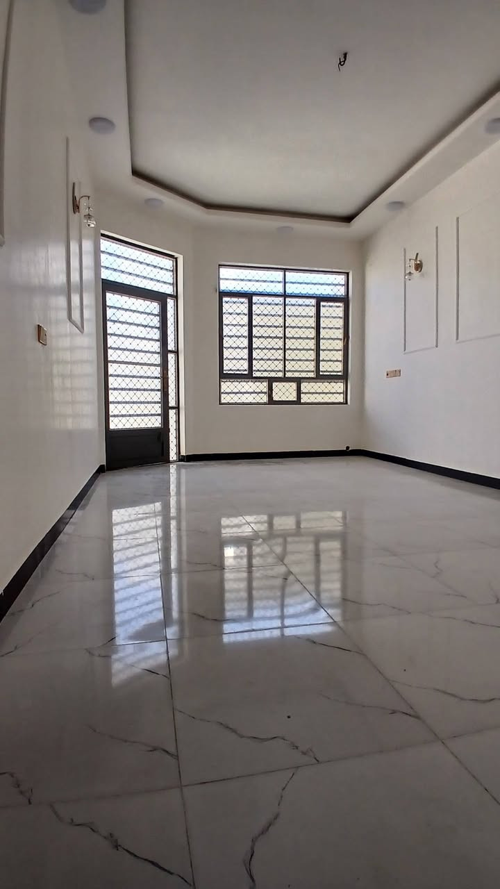 على بركه الله بيت للبيع دوانم المعمل مساحه ١٥٠متر طابقين يتكون ٤غرف نوم شغل درجه اولى للاستفسار اكثر الاتصال على الرقم التالي
على بركه الله بيت للبيع دوانم المعمل مساحه ١٥٠متر طابقين يتكون ٤غرف نوم شغل درجه اولى للاستفسار 
***********
او زياره مكتب زمزم @إشارة
