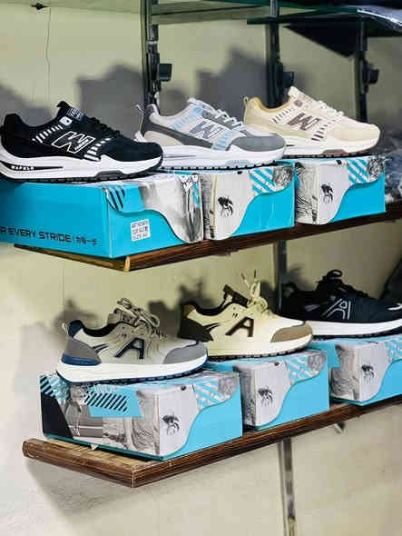 وصول بضاعة جديدة مدني احذية من احدث المركات احذية مشكل كار وطيب بعدهن زيروو العنوان المحل التجاري جنوب الموصل قرية السفينة مجمع المحلات ***********
كمية تكفي قاطعنة وقاطع السبعاويين
