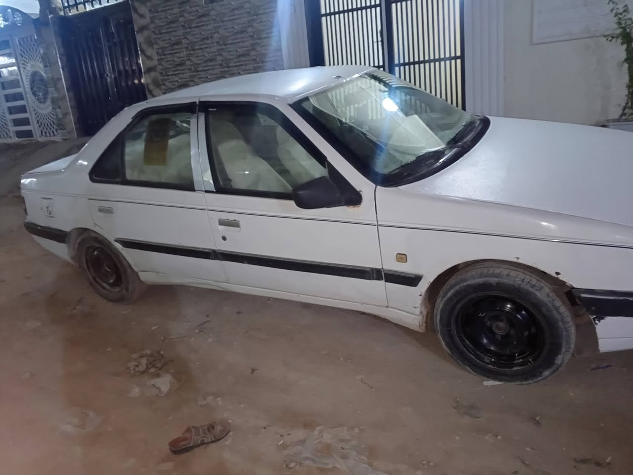 السلام عليكم 
بيجو 405 رقم ذي قار 
موجودة بل نجف الاشرف 
السيارة جاهزة شرط المداورة
السعر  43 والشراي بي خير ويدلل 
***********
موديل 2010
