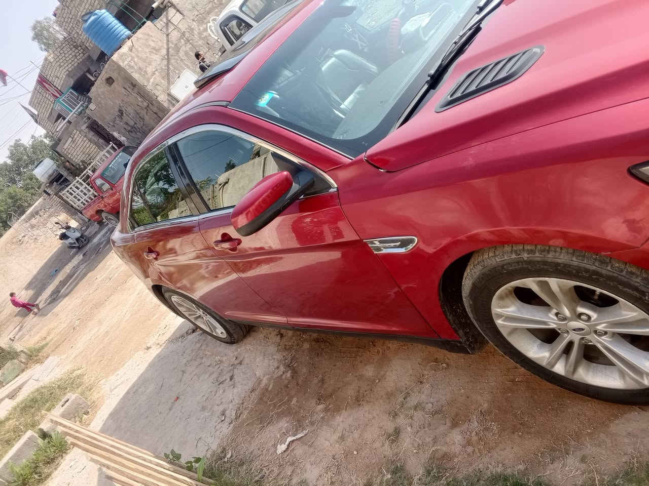 السلام عليكم فورتي توريس موديل2013حادثه بابين وجاملغ العبري مكينه وكير جديدة دواخل السيارة جلد السعر 130 وبيه مجال***********
