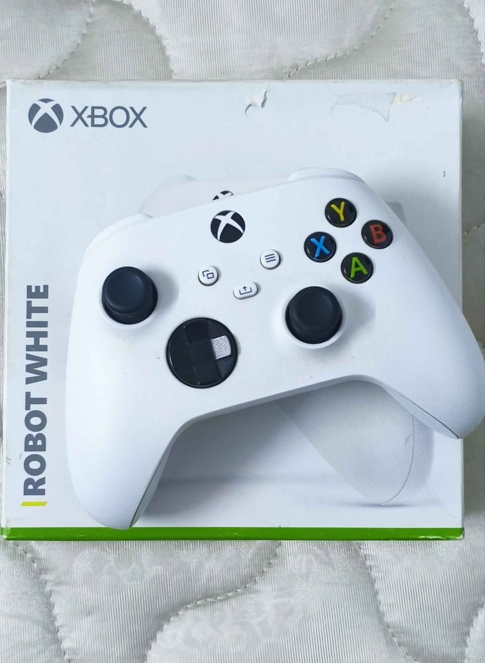 Xbox one s كلش نظيف حتى ستيكر شركه وياها 
ملحقاتها 
يده اكس بوكس سيريس xbox Seres 
بطاريه ويه قاعده مالتها بيها دبل بطاريه لليده او جويستك
مكاني كركوك 
توصيل محافضات ماعندي كركوك, العراق


**إذا كنت صاحب هذا الإعلان وتريد حذفه لأي سبب، رجاءا أرسل رسالة إلى الدعم الفني**