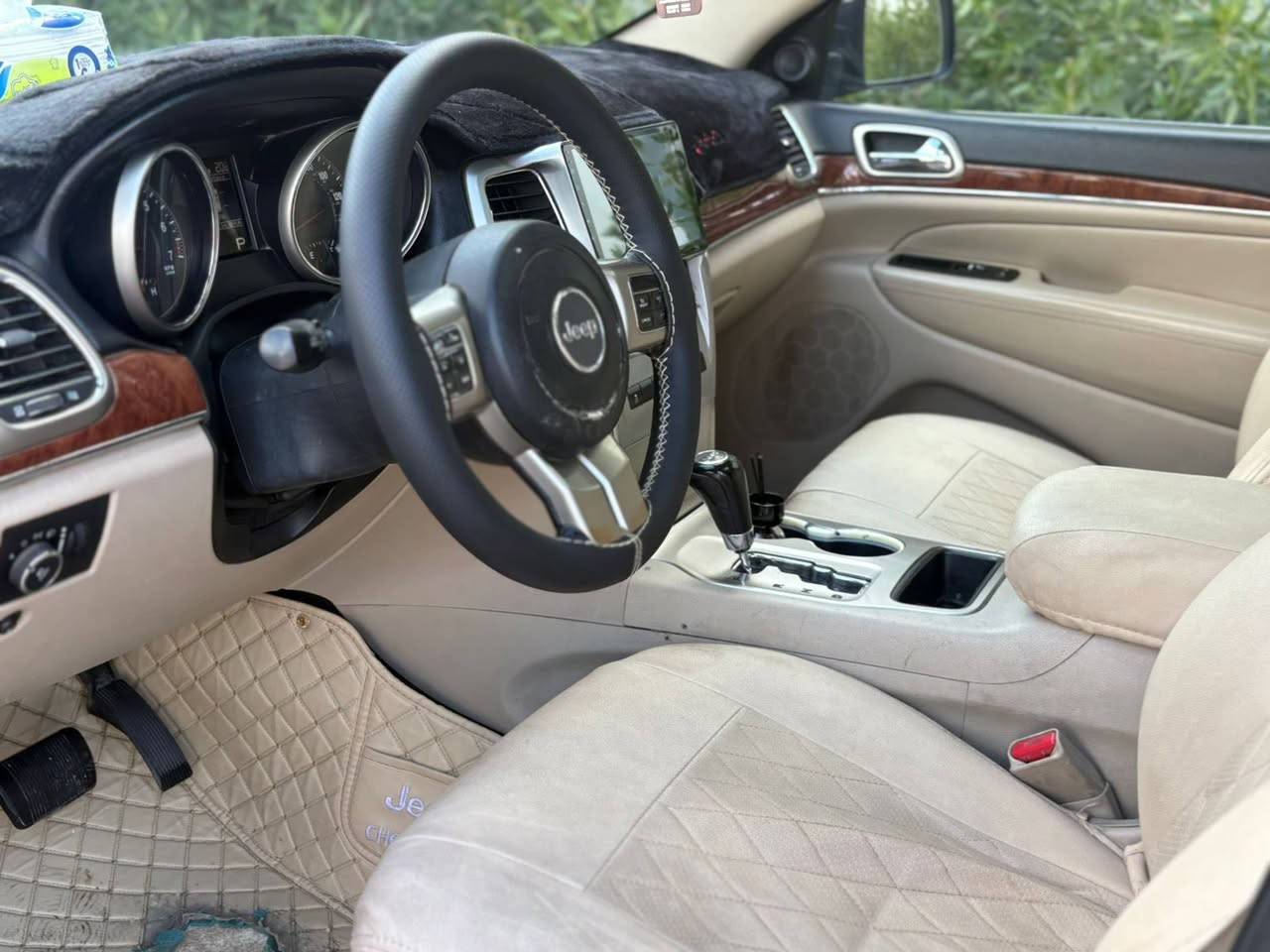 سعر 139 بيها مجال بسيط
السلام عليكم جيب 2011 خليجي المتدد جديده بمعنه الكلمه نضيفه حيل ماشيه km 110 حقيقي محرك وكير مكفولات صدر جديد تبريد ثلاجه سياره يعني مابيهه اي نقص صبغ شويه من جاملغ فوووول موصفات
بنرامه
محرك 6 سلندر
شغيل عن بعد تتدفه تبريد كشنات
كشنات كهرباء جلد
دمام سماعات
بمصه ابواب تشغيل عن بعد رادار امامي خلفي
كامره دواره
نظام ترحيب
منظومه زنون
هواي بعد بيهه موصفات السعر 139 بيها مجال بسيط للشراي للستفسار رقم صاحب سياره ***********
