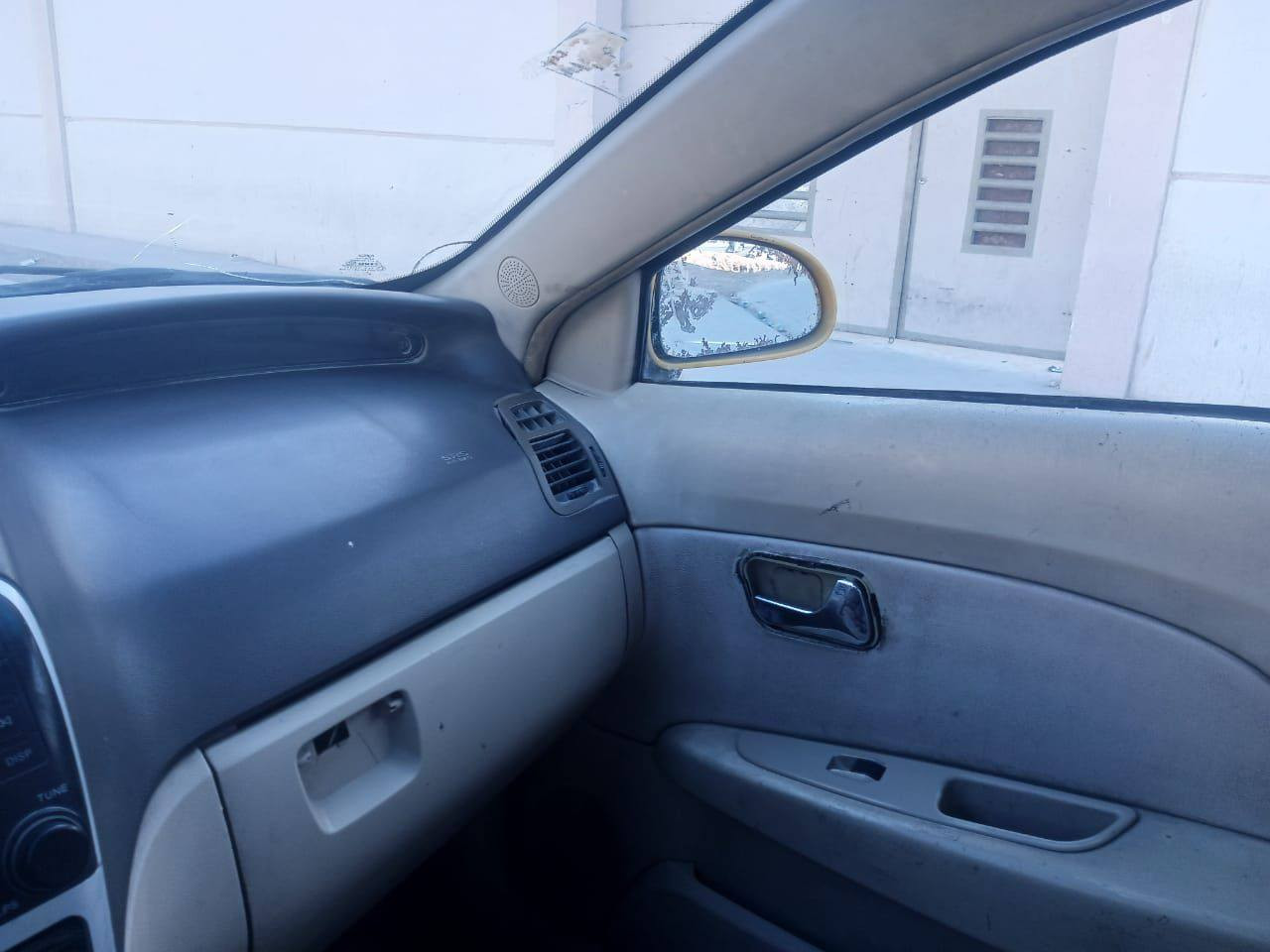 سلام عليكم شيري فلاوين للبيع  موديل 2011 رقم نجف راعيها موجود السعر ب16 وبيها مجال مامتواجد فيس رقمي ***********
