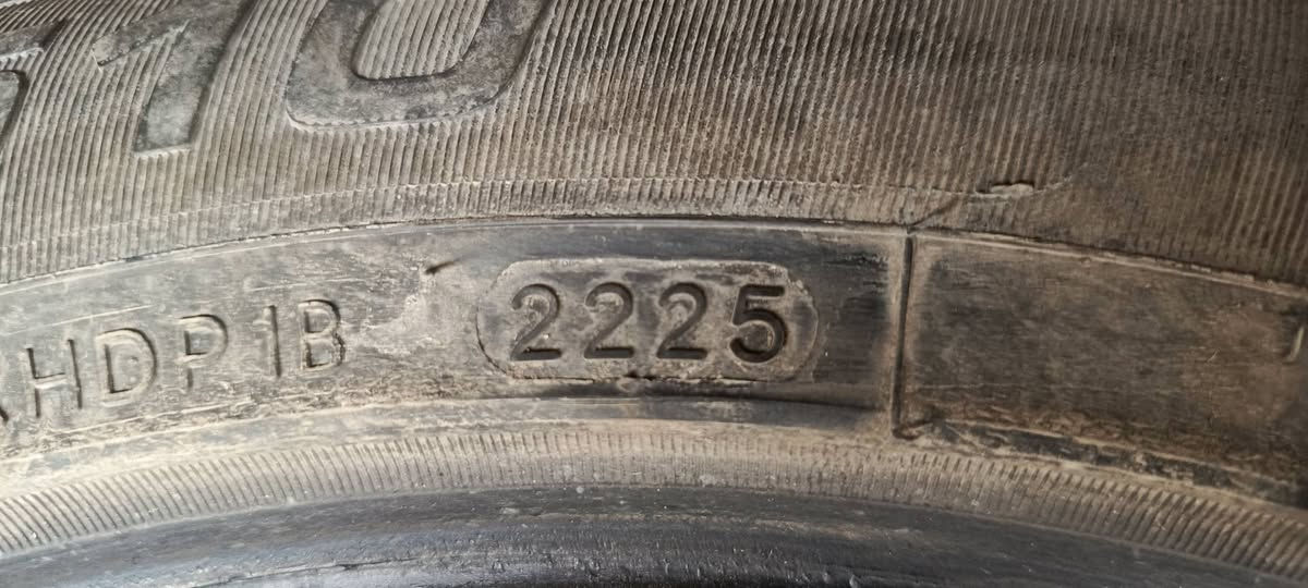 السلام عليكم
تايرات كورلا حديث للبيع مستخدمات اخت الجدد صناعتهن صيني شركه NASTREK ابو الأسد نوعيه ممتازه سنه الصنع موضح بالصوره 2025 تقريبا بشهر الخامس وحرف (V) تحمل سرعه 240 قياسهن 205/55R16 السعر 110 تخم كامل

***********
