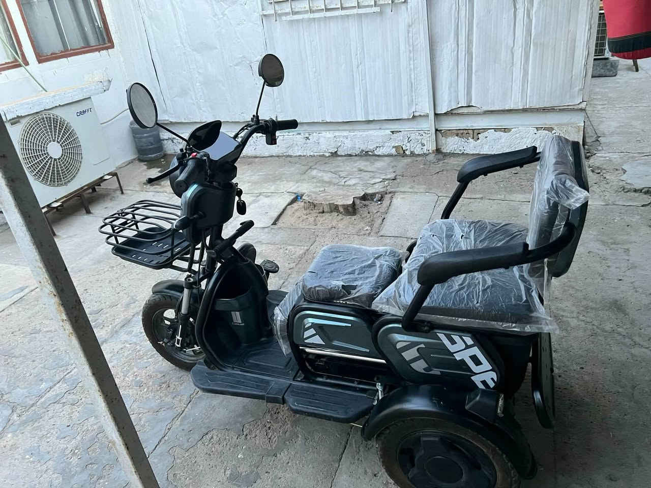 السلام عليكم ورحمة الله اخوان دراجه ثلاث عجلات  وثلاث مقاعد موديل #2026 امانة الله جديده لوك كلشي ع وضع الشركه استعمال شي بسيط جداً تجي وتشوف بعينك. #مكانها_ابوغريب_النصر_والسلام


**إذا كنت صاحب هذا الإعلان وتريد حذفه لأي سبب، رجاءا أرسل رسالة إلى الدعم الفني**