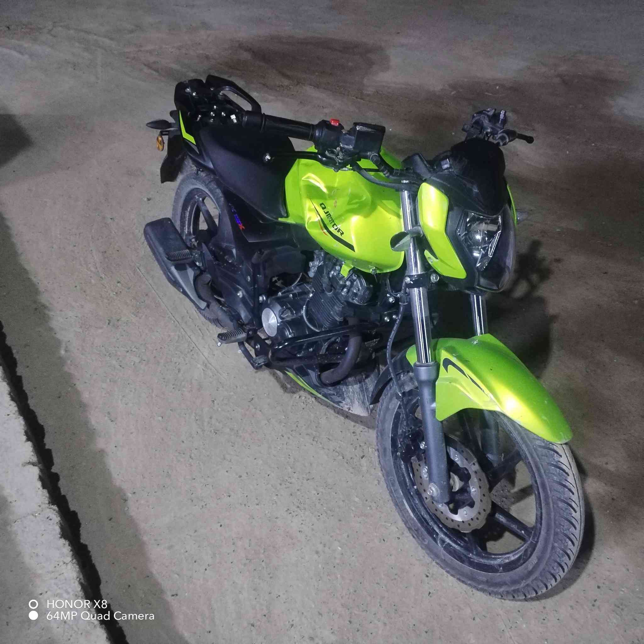 للبيع مكاني الفلوجة موطور جديد بس ضربه بسيطه ب تانكي وكشن ل وره ل صغير نقص بس ماشي 1400


**إذا كنت صاحب هذا الإعلان وتريد حذفه لأي سبب، رجاءا أرسل رسالة إلى الدعم الفني**