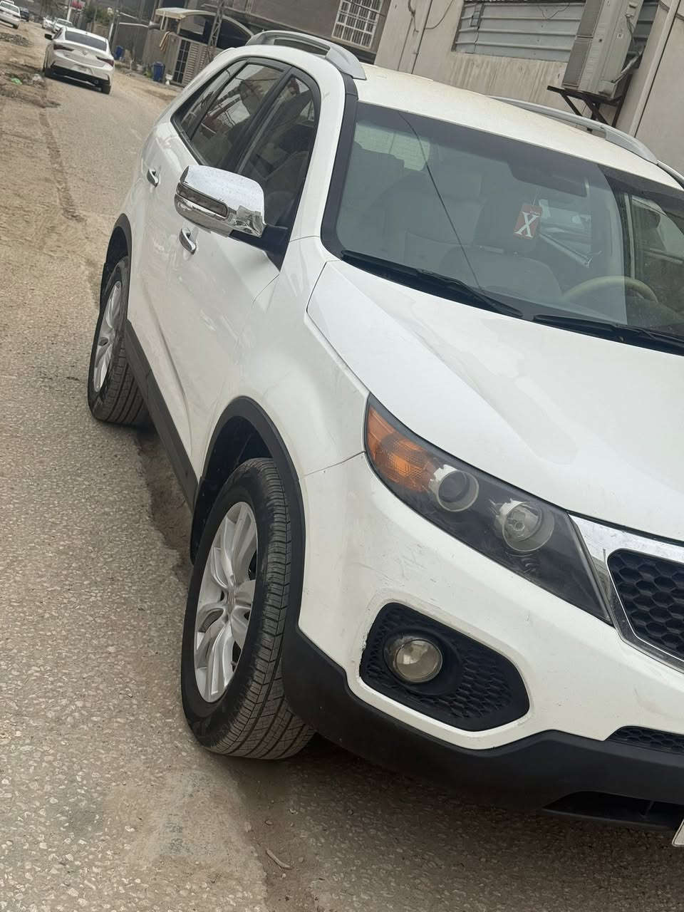 السلام عليكم 
هونداي  سورنتو خليجي للبيع 
موديل 2012 مكينه  2400 دوش 
السياره جاهزه مكينه جديد تخم تاير 
السياره بيه مكانين صبغ شبر فقط 
مكان  السياره بابل الهاشميه 
سعر السياره 133وبيه مجال 
رقم الهاتف ***********
