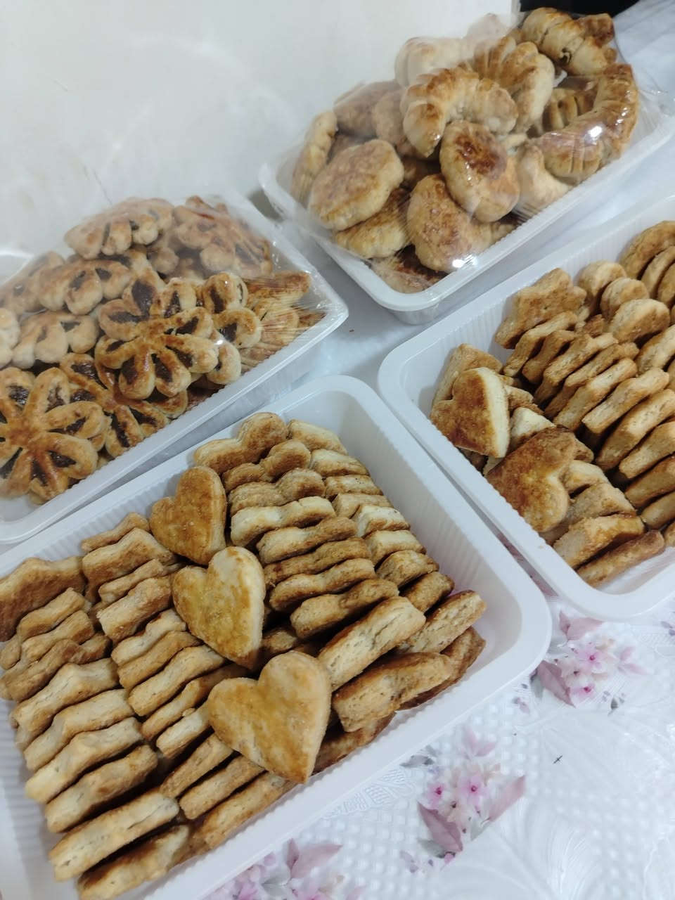 كليجة سادة ومشكل هشة بطعم الفانيلا والهيل حسب الطلب طعم روعة
کڵێچەی سادە و تێکەڵ، نەرم و هەشە بە تامی ڤانیلا و هێل، بە پێی داواکاری ئامادە دەکرێت. تامێکی زۆر خۆش و ناوازەی هەیە.


**إذا كنت صاحب هذا الإعلان وتريد حذفه لأي سبب، رجاءا أرسل رسالة إلى الدعم الفني**