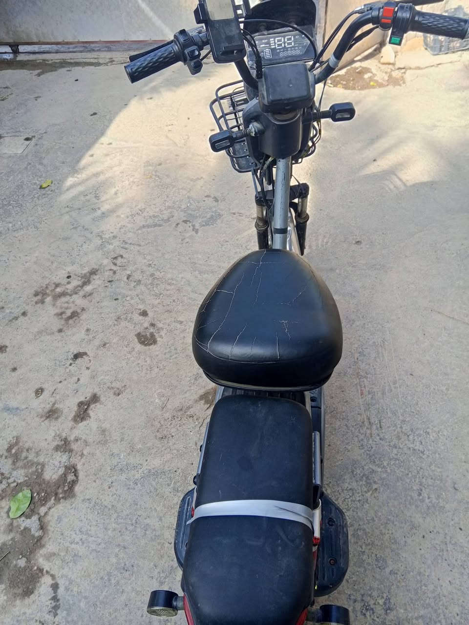 السلام عليكم دراجة شحم نضيفة حيل بطاريات جدد بس وحدة ضعيفة سعر 275مكان عبايجي ***********
