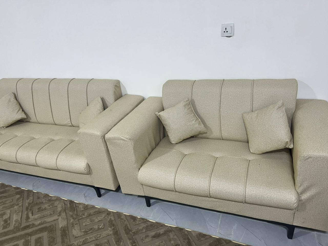 السلام عليكم تخم ١٠ مقاعد جديد مستعجلين على بيعته المكان بغداد العامريه السعر ٤٠٠ وبي مجال ***********
