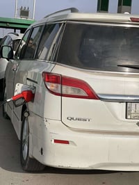 نيسان كويست • ٧ راكب • ٣٥٠٠ ٦ سلندر