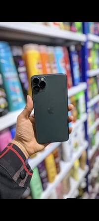 ايفون ١١ برو ماكس • ٢٥٦ • بطارية ٧٠٪