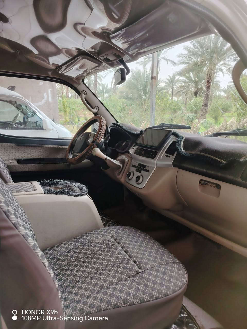 سلام عليكم ورحمة الله وبركاته 
جنبي اج وان موديل 2015 بسمي رقم بغداد 
محرك جديد دوشمه جديده تايرات تخم جديد
مراوس فقط بستاركس العنوان بغداد التاجي ع شط 
***********
