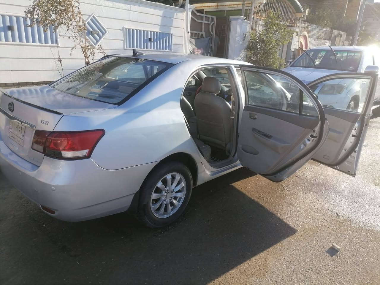 السلام عليكم سياره بي وأي دي موديل 13مكينه كورله جديده توني شاهدها كير جديد تخ تأير جديد حداديه جديده
مكان السياره ناصريه سوق الشيوخ (*********** )(‏‪0783 466 9479‬‏)
