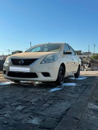 سيارة 2014 مكفولة من الضربة والصبغ ممفتوح أي برغي بيها محرك كير كلها ج...