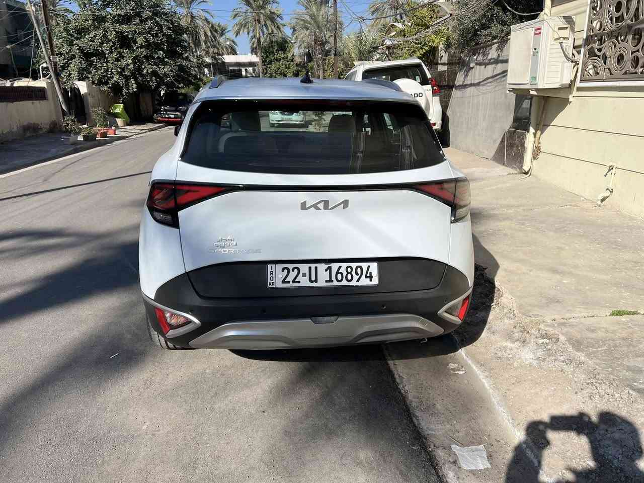 السلام عليكم للبيع سبورتج موديل ٢٠٢٥ زيرررو رقم اربيل
تحويل مجاني وكاله مجانيه مواصفات السياره قطعتين تبريد حساسات رادار تشغيل عن بعد محرك ٢٠٠٠ مانع انزلاق شاشه اصليه الكراسي جلد  فول تحكم ستيرن اربع انظمه قياده 
مكان السياره بغداد المنصور للاستفسار اكثر الاتصال على الرقم ***********
