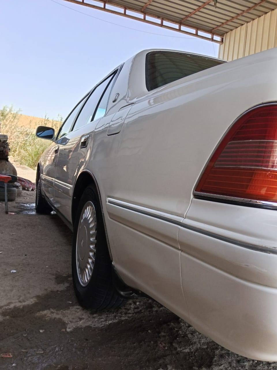 السلام عليكم  كراون راس الثور تكم  يسرا بلاد مكفوله اصواليات ومن اي عيب شرعي سياره جاهزه من كل شي بيع او مرواس بسياره سبعه راكب /رقم الهاتف ***********
