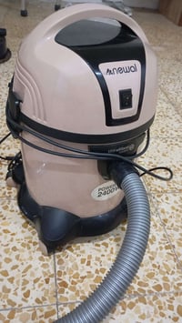 مكنسة كهربائية