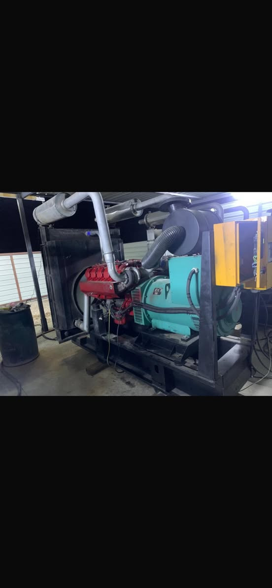 سلام عليكم مولدة دايو دوزان ٨ سلندر راس توليد ٣٥٠ كيفي  المولدة اوربية يصرف ٤٥ لتر على الحمل ٩٠٠ امبير مكاني بغداد 
***********
