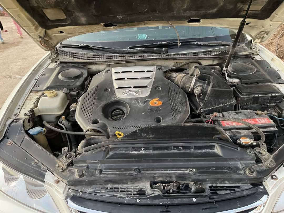 ازيرا 2007
حجم المكينه 3800
رقم بغداد 
مصبوغه حزام 
كير ومكينه حاوية مبدل جديد 
كشن كهرباء 
لايت زنون 
ضربته جاملك ايمن ومبدل بلاد هو والبنيد 
مكانه ذي قار الشطره 
والسعر قفل 68
***********
