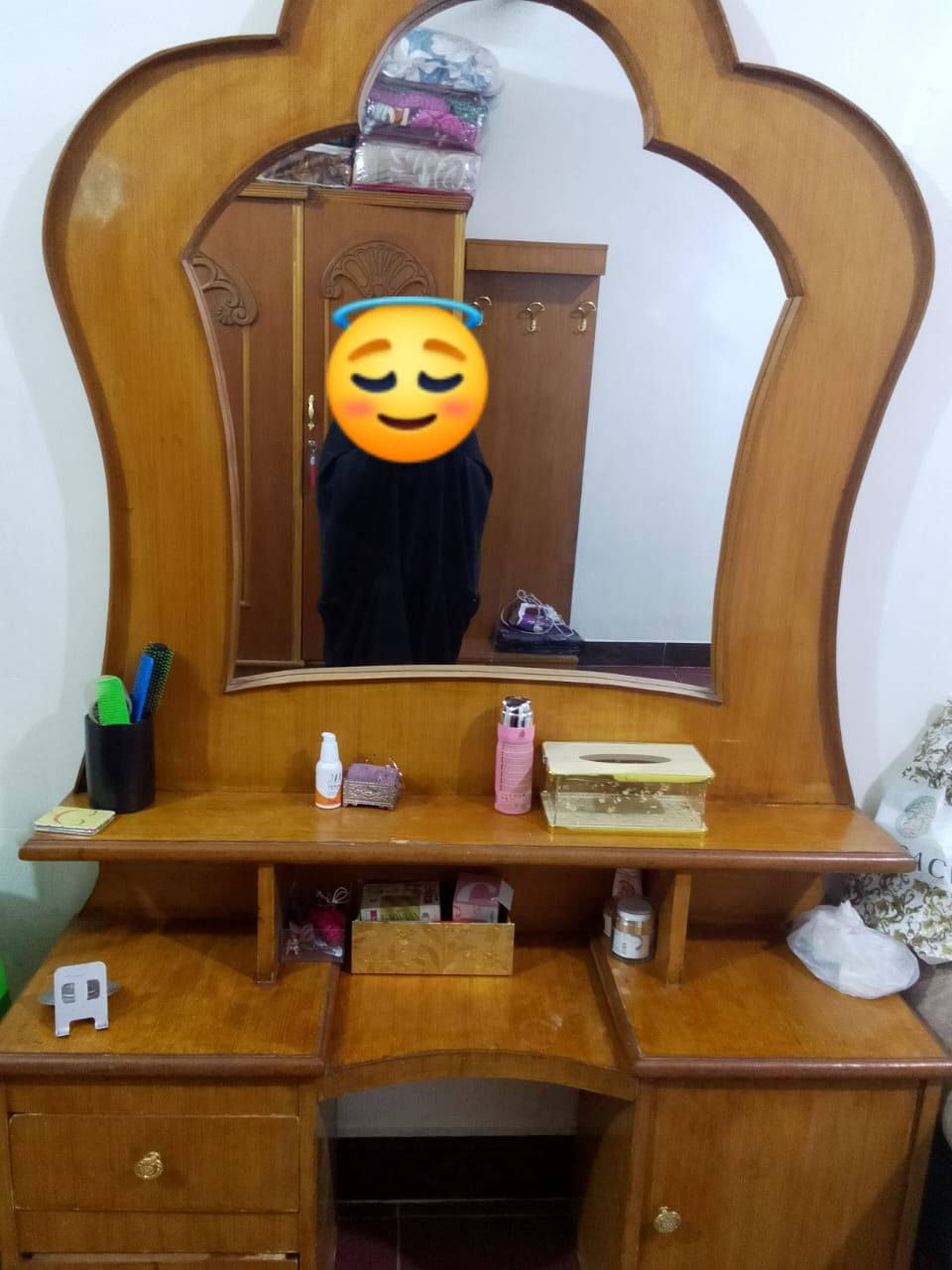 سلام عليكم ميز تواليت+جربايه هيه ولتاج مالتها+زاويه النضافه شوفت عينكم  للبيع السعر(125)العنوان كربلاء التحدي الشراي هاذه رقمي ***********
