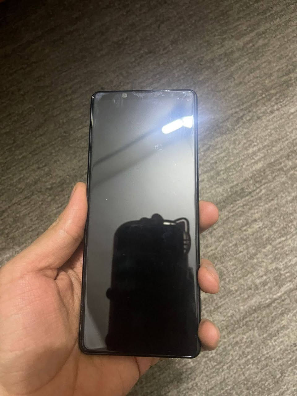 سلام عليكم
البيع 

سوني Xperia 1 II (مارك 2) – إصدار دوكومو الياباني
▪️ الموديل: SO-51A (صنع اليابان)
▪️ الذاكرة: 128 جيجابايت (UFS 3.0) + يدعم كارت خارجي حتى 1 تيرابايت 
▪️ الرام: 8 جيجابايت LPDDR5 
▪️ الشاشة: 6.5 بوصة 4K HDR OLED (نسبة 21:9)
▪️ الكاميرا: خلفية ثلاثية 12 ميجابكسل (عدسات زايس + T*) + ToF
▪️ المعالج: سنابدراجون 865 + 5G
▪️ البطارية: 4000 مللي أمبير + شحن لاسلكي
▪️ مقاومة الماء والغبار: IP65/68
▪️ ميزات إضافية: منفذ سماعة 3.5 مم، تلفزيون 1 سيج (ون سيج)، FeliCa (أو سايفو كيتاي) 
 السعر 100 الف قفل قفل 
مكاني بغداد الكفاح شارع النهضة 
متواجد اي سوال اجاوب


**إذا كنت صاحب هذا الإعلان وتريد حذفه لأي سبب، رجاءا أرسل رسالة إلى الدعم الفني**